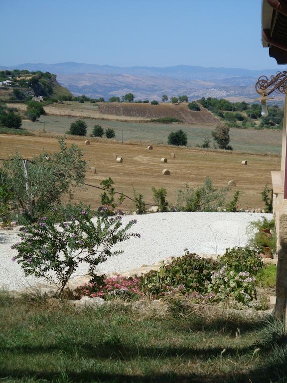 Agriturismo Baglio Pollicarini Villa Pergusa Esterno foto